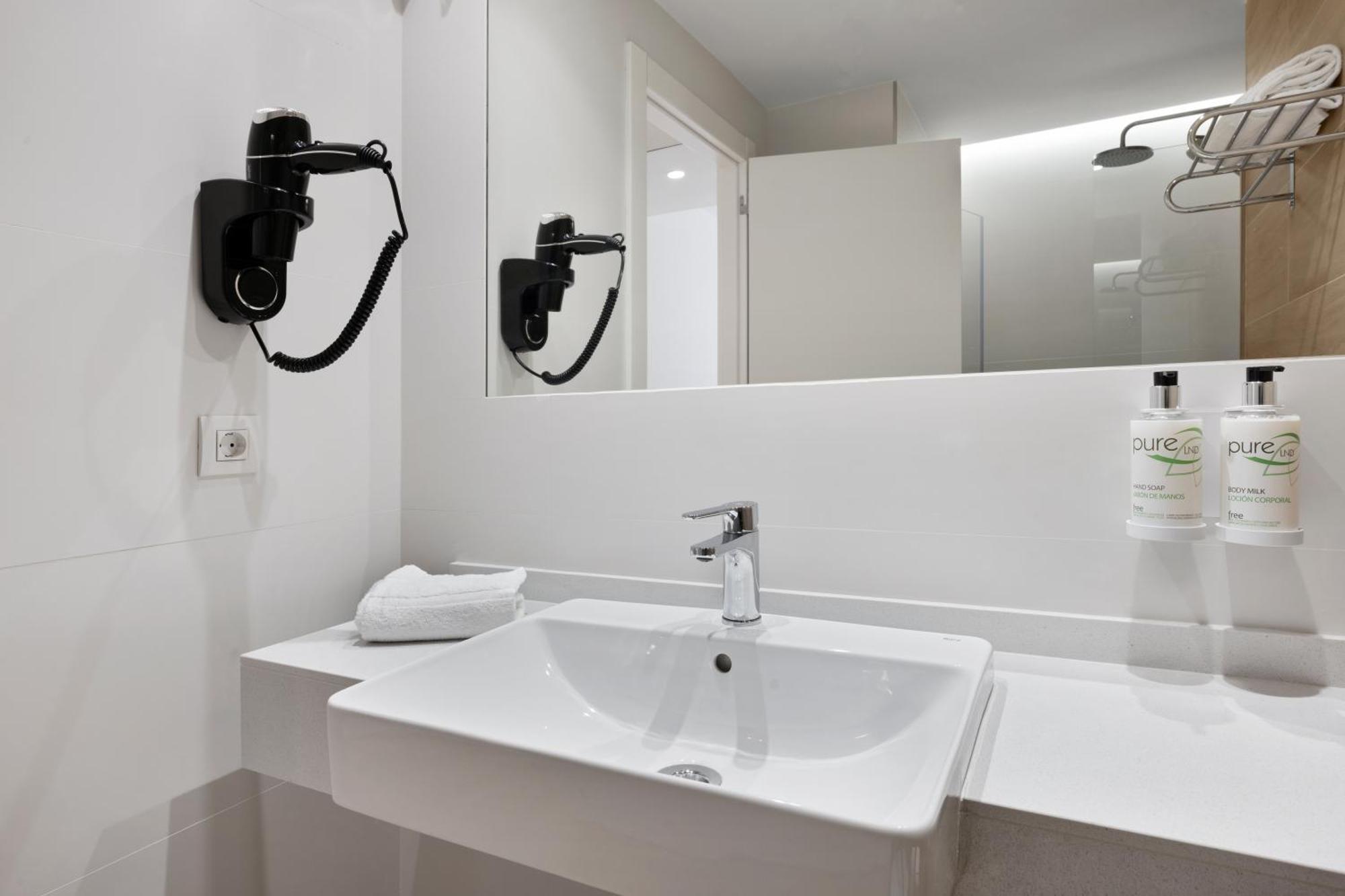 B&B Hotel Castro Urdiales Luaran gambar
